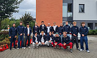 Gruppenfoto der Beteiligten der Mitgliederwerbeaktion vor dem Gebäude des DRK-Kreisverband Schwalm-Eder in Schwalmstadt-Ziegenhain.